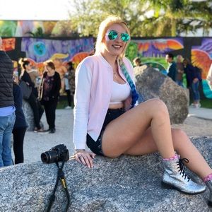 Meet your posher, Milady